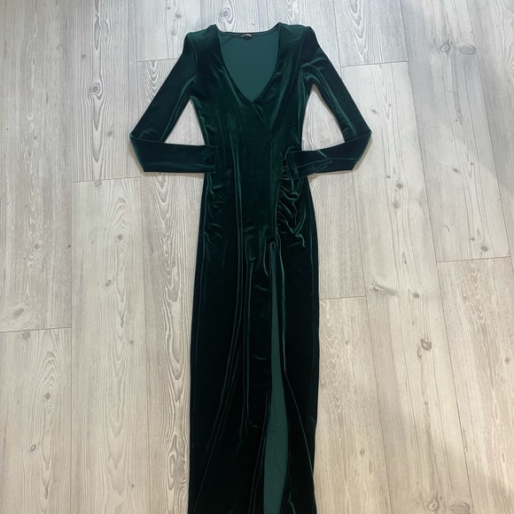 Emerald Fashion Nova Dress 🍀 - Picture 6 of 10